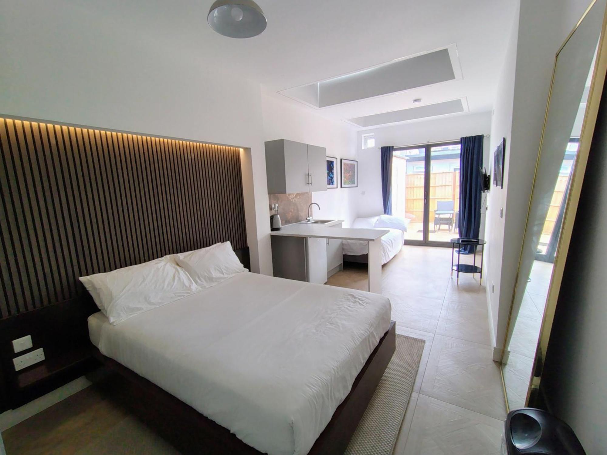 Luxurious London Studios Harrow Exterior photo